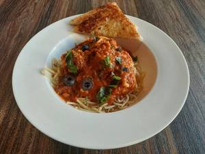 Spaghetti Pasta With Meat Balls Beef
