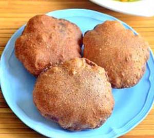 Homemade Size - Millet Grain Ragi (Kelvaragu) Poori ( 3 Piece) With Veg Kuruma 