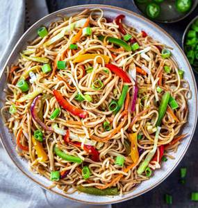 Veg Noodles ( Gravy )
