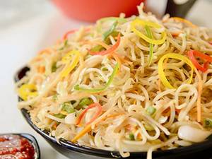 Vegetable Hakka Noodles