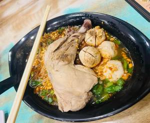 Guay Tiew Num Sai Kai