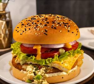 Peri peri paneer burger