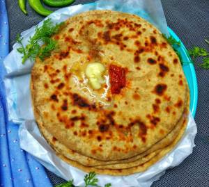 Aloo Paratha With Desi Ghee