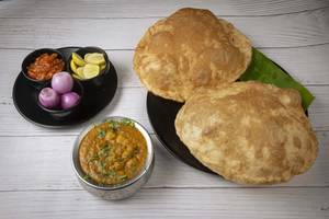 Chhole Puri