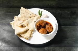 Chicken curry (2pcs) with 5 rumali roti