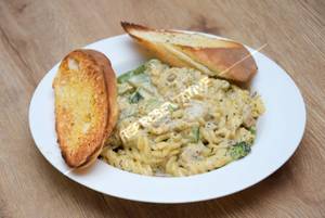 Creamy White Mushroom Pasta