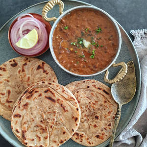 Dal Makhani With Tawa Roti (3pcs)
