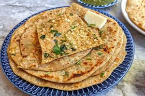 Paneer Paratha (2 Pcs)
