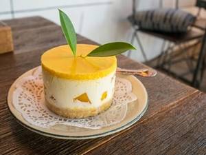 Mango Delight Cake