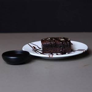 Brownie With Chocolate Sauce