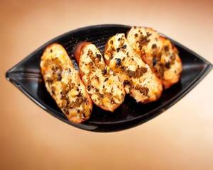 Cheese Paneer Garlic Bread