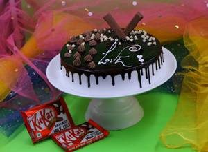 Chocolate kitkat cake