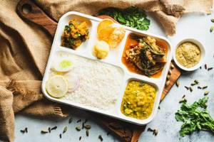 Pork With Lai Xaak Curry Rice Thali