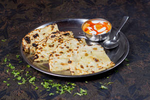 Cheese Naan with Gravy