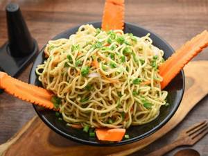 Veg. Chowmein (hakka)