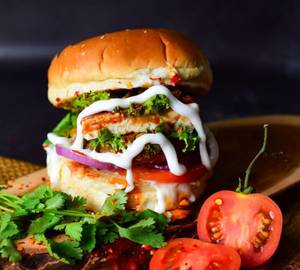 Bahubali Veg Cheese Burger
