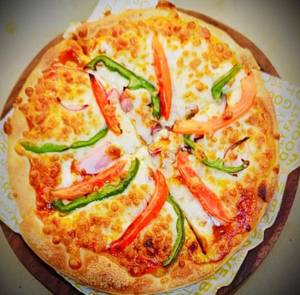 OTC (onion, Tomato & Capsicum) Pizza