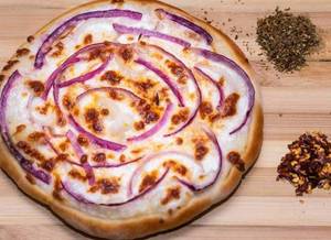 Paneer And Onion Pizza