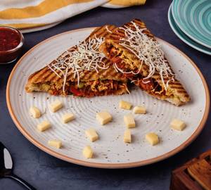 Chicken Masala Cheese Grilled Sandwich