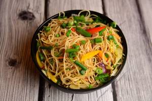 Veg Hakka Noodles