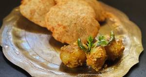 Radhaballabi(4pc) + Kashmiri Aloo Dum                     