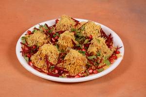 Sev Puri [7 Puri, 300 Grams]