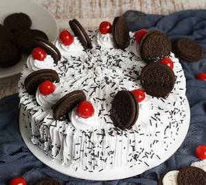 Vanilla Oreo Cake