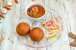 Litti (2 pcs) With Mutton Curry (2 Pcs)