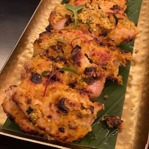 Lehsuni Murgh Tikka                                                       