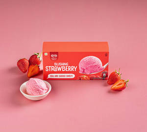 Blushing Strawberry 700ml