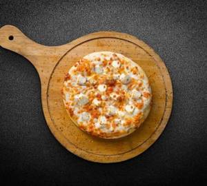 Spicy paneer pizza