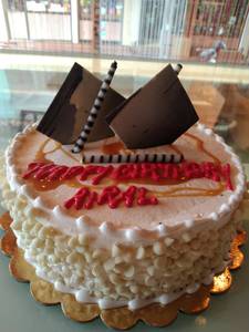 Caramel White Chocochip Cake