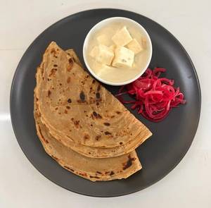Malai Paneer With Lachha Paratha And Onion Salad