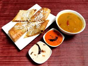 Paneer Spring Roll Dosa