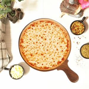 Queen Cheese Margherita Pizza