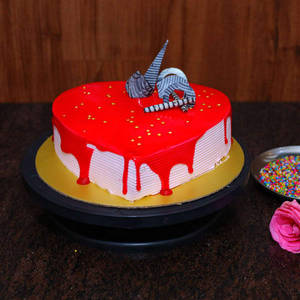 Strawberry Cake Eggless