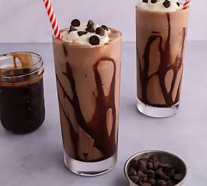 Choco Chip Milkshakes  300 Ml