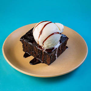 Brownie With Vanilla Ice Cream
