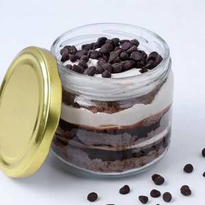 Chocolate Chip Jar Cake                               