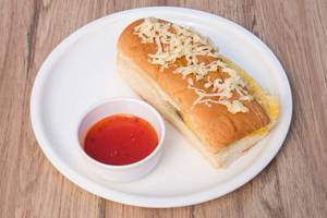 French Chicken Cheese Omelette With Bun
