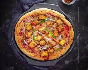 Paneer tikka pizza