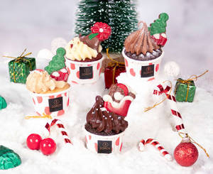Zoroy Set Of 4 Eggless Christmas Special Mini Cup Cakes