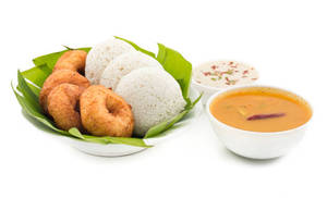 Idli (3 Pcs) With 1 Vada
