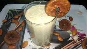 Anjeer Milkshake With Ice Cream