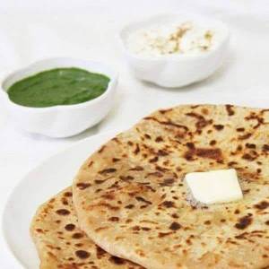 Gobi Paratha With Curd