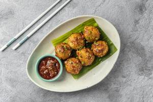 Street Style Crunchy Chilli Basil Momo