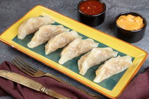 Veg Momos [6 Pieces]