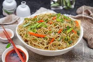 Vegetable Hakka Noodles