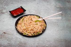 Veg Hakka Noodles