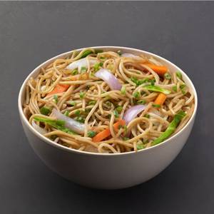 Veg Chinese Hakka Noodles - Half (500 ml)